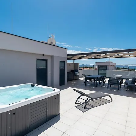 Skyline Serenity-zadar's Premier Roof Terrace 아파트 자다르